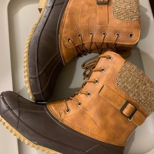 DUCK BOOT - WATER-RESISTANT FAUX LEATHER